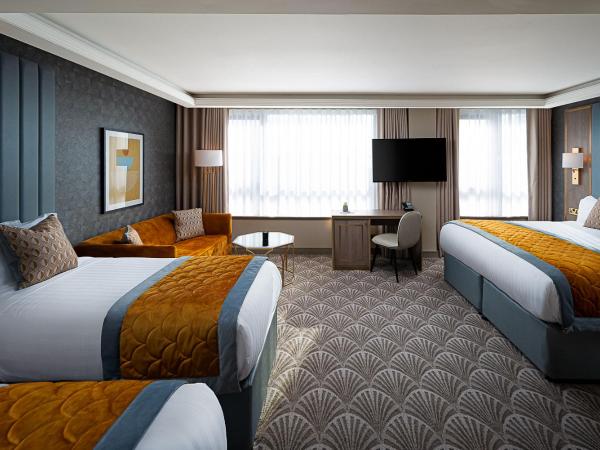 The Savoy Hotel : photo 1 de la chambre chambre familiale