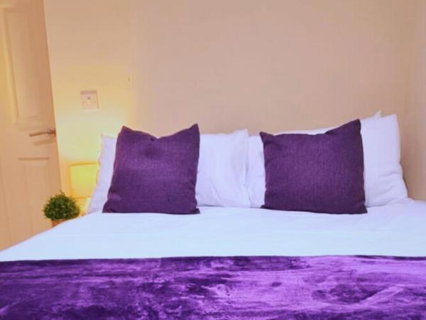 Furley Road London Guest House : photo 1 de la chambre chambre double avec lit d'appoint