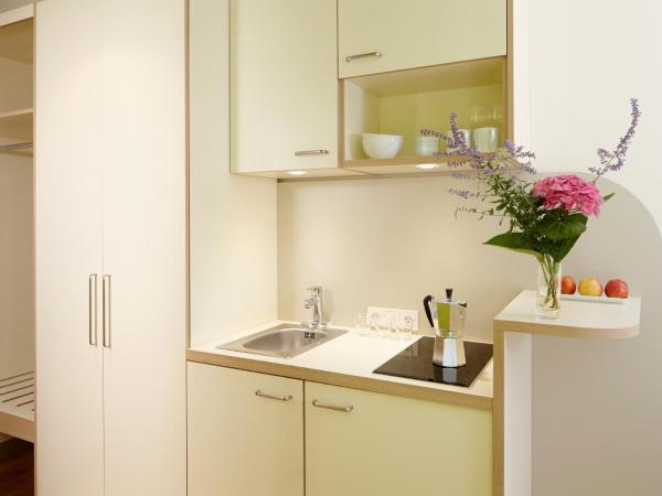 Flottwell Berlin Hotel & Residenz am Park : photo 5 de la chambre chambre double avec kitchenette