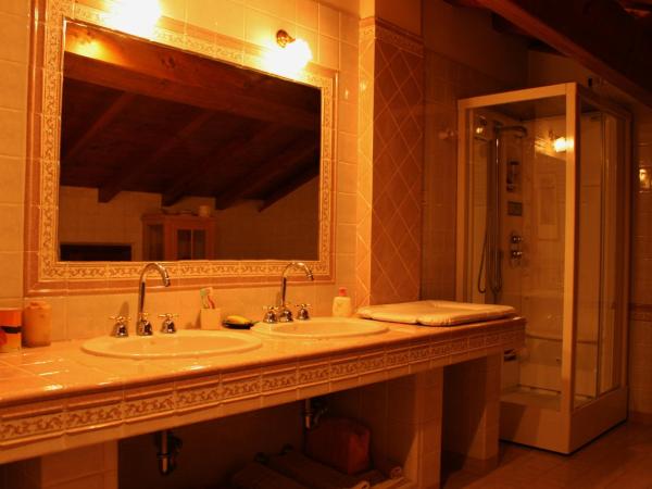 B&B La Bugia di Villa Tanzi : photo 3 de la chambre chambre double