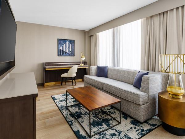 DoubleTree by Hilton Charlotte City Center : photo 6 de la chambre chambre lit king-size avec canapé-lit - non-fumeurs