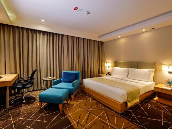 Holiday Inn Chennai OMR IT Expressway, an IHG Hotel : photo 10 de la chambre chambre king standard avec vue sur ville