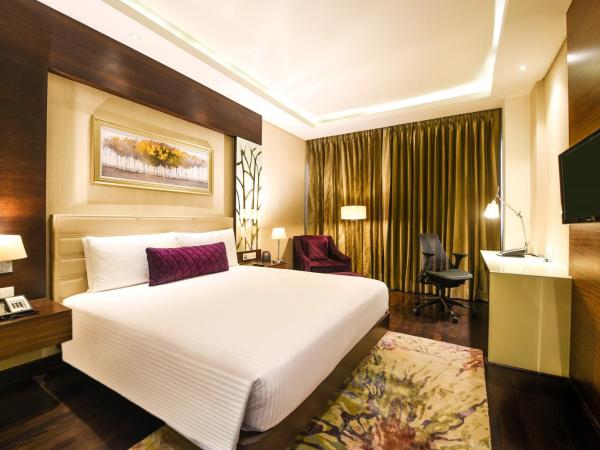 DoubleTree by Hilton Gurugram Baani Square : photo 3 de la chambre chambre lit king-size deluxe