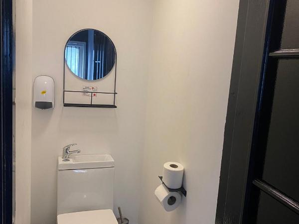 Black Ocean Holiday Apartments : photo 7 de la chambre appartement