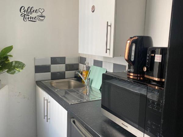 Black Ocean Holiday Apartments : photo 2 de la chambre studio