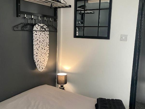 Black Ocean Holiday Apartments : photo 3 de la chambre appartement