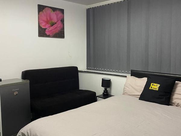 Black Ocean Holiday Apartments : photo 9 de la chambre appartement