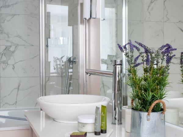 The Charm Brighton Boutique Hotel & Spa : photo 5 de la chambre suite lit king-size - vue sur mer