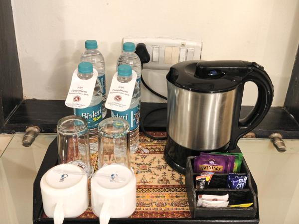 Ramee Guestline Hotel Khar : photo 1 de la chambre deluxe room with cookie platter, hi-tea, in-room breakfast & 15 % discount on food and laundry