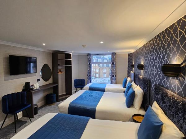 Mentone Hotel : photo 4 de la chambre chambre quadruple avec salle de bains privative