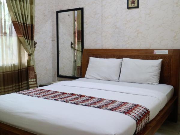 The Homey Rooms and Tours : photo 4 de la chambre chambre double avec salle de bains privative