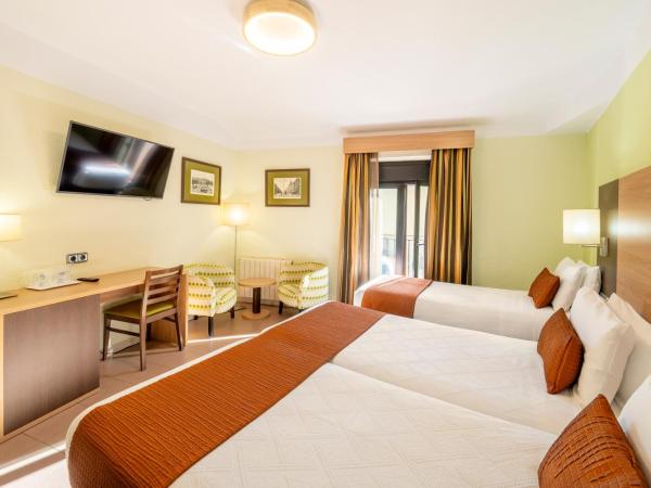 Hostal Ballesta : photo 4 de la chambre chambre triple