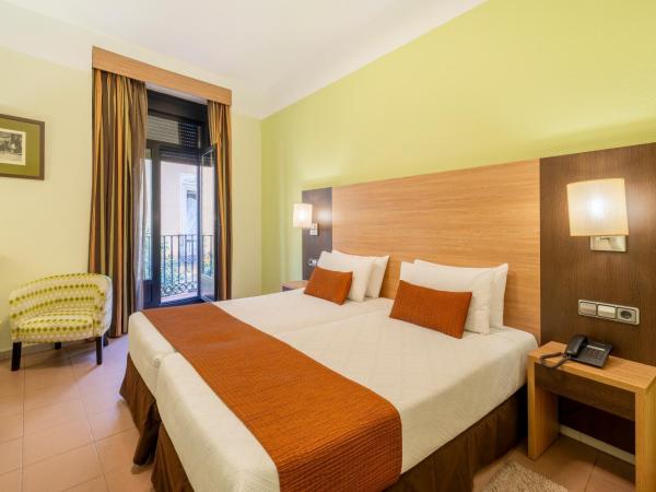 Hostal Ballesta : photo 7 de la chambre chambre double ou lits jumeaux avec balcon