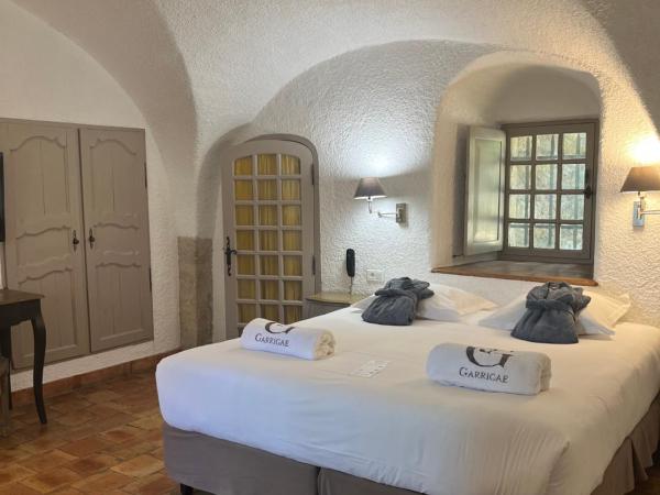 Garrigae Abbaye de Sainte Croix : photo 1 de la chambre chambre double
