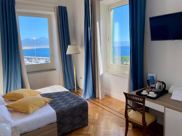 Palazzo Mele Residence : photo 4 de la chambre chambre double ou lits jumeaux deluxe - vue sur mer