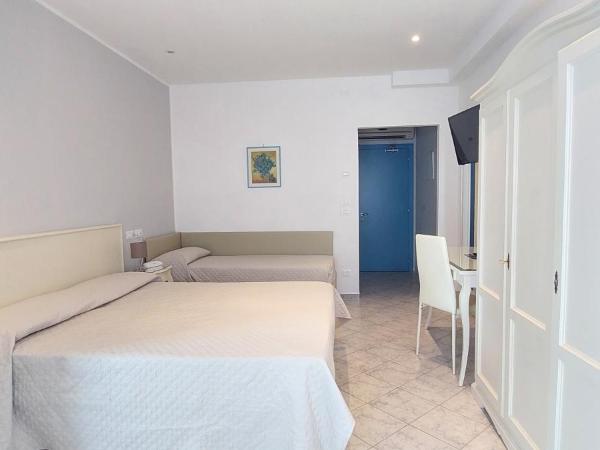 Hotel Viña del Mar Pineta : photo 3 de la chambre chambre familiale