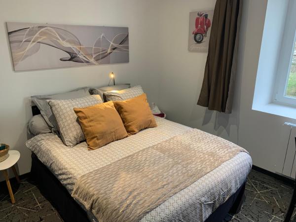 Les AGRIATES : photo 1 de la chambre chambre double avec salle de bains privative