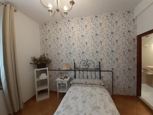 Uría 25 rooms : photo 3 de la chambre chambre simple avec salle de bains privative