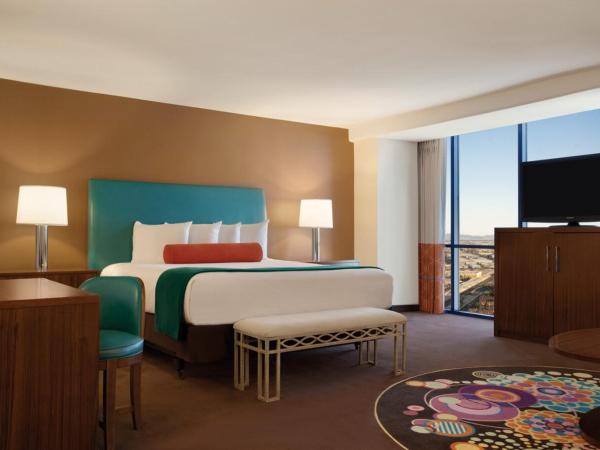 Rio Hotel & Casino : photo 1 de la chambre chambre lit king-size - vue sur strip - Étage supérieur