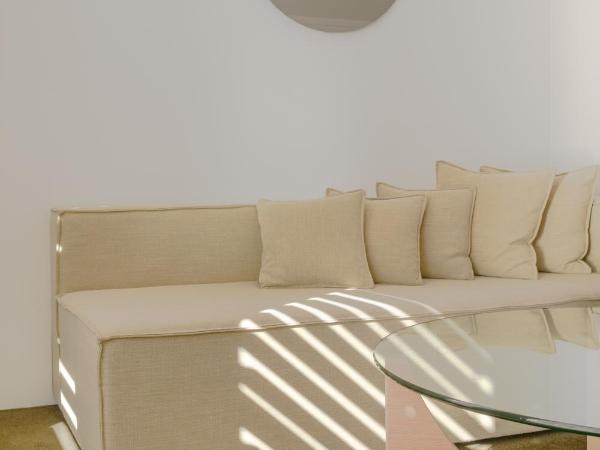 Hotel Ravesis : photo 3 de la chambre chambres lit king-size avec terrasse