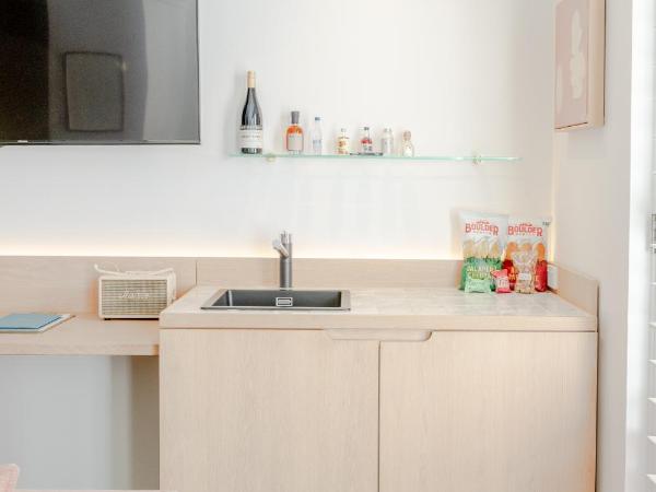 Hotel Ravesis : photo 6 de la chambre chambres lit king-size avec terrasse