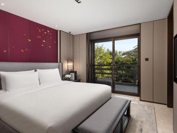 HUALUXE Xi'an Tanghua, an IHG Hotel : photo 8 de la chambre suite 1 chambre avec balcon