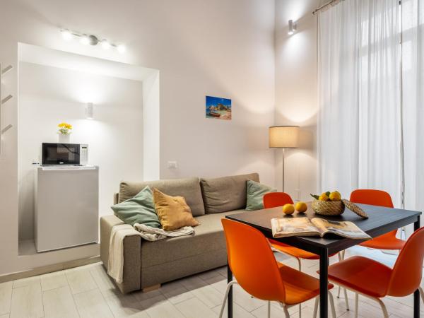 Open Sicily Homes - Near the Central Train Station : photo 4 de la chambre appartement avec balcon