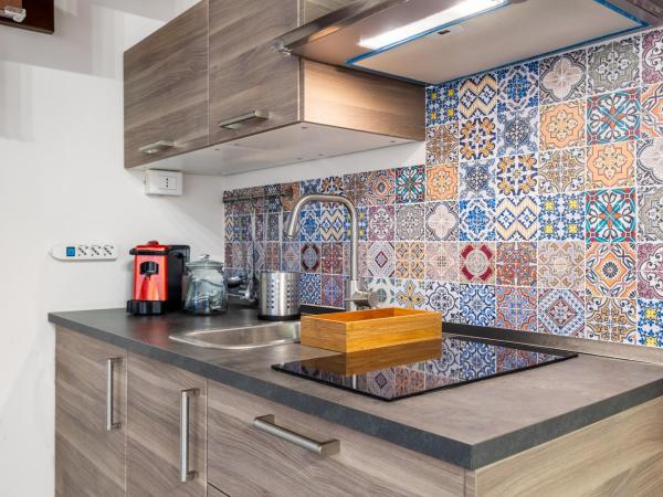 Open Sicily Homes - Near the Central Train Station : photo 7 de la chambre appartement avec balcon