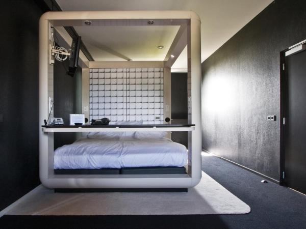 Teaching Hotel : photo 4 de la chambre suite avec baignoire spa