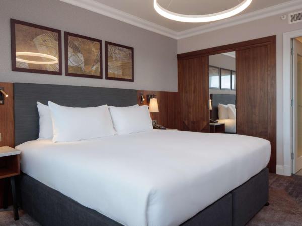 Hilton Belfast : photo 10 de la chambre suite exécutive lit king-size