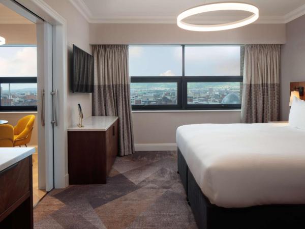Hilton Belfast : photo 7 de la chambre suite exécutive lit king-size