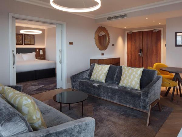 Hilton Belfast : photo 3 de la chambre suite exécutive lit king-size