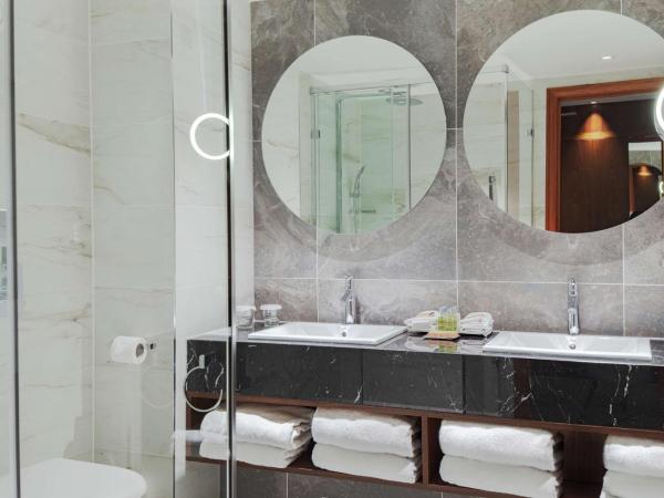 Hilton Belfast : photo 7 de la chambre junior king suite with executive lounge and view