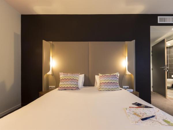 Campanile Le Mans Centre - Gare : photo 3 de la chambre chambre nouvelle génération avec 1 lit double et 1 lit simple