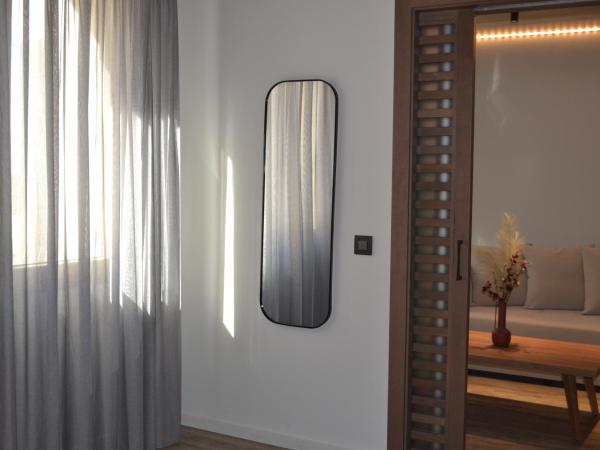 507 Athens : photo 9 de la chambre suite deluxe avec lit king-size