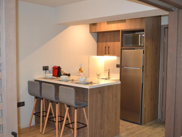 507 Athens : photo 8 de la chambre suite deluxe avec lit king-size