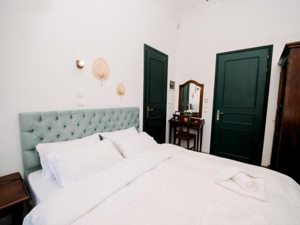 Ntouana hotel : photo 5 de la chambre chambre double - vue sur jardin