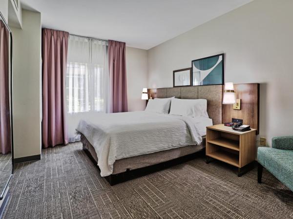 Staybridge Suites - Albuquerque Airport, an IHG Hotel : photo 2 de la chambre suite 1 chambre lit king-size