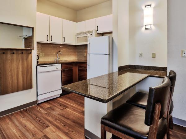 Staybridge Suites - Albuquerque Airport, an IHG Hotel : photo 3 de la chambre suite 2 chambres