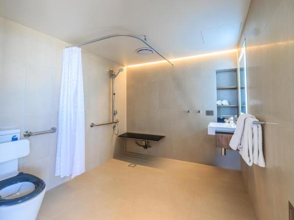 Wrest Point : photo 4 de la chambre chambre lit king-size - accessible aux personnes à mobilité réduite