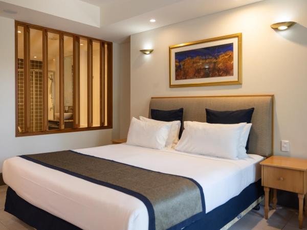 Mindil Beach Casino Resort : photo 10 de la chambre chambre lit king-size supérieure avec baignoire spa