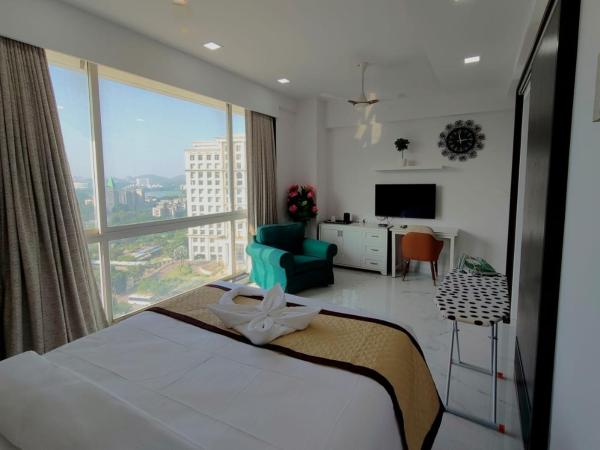 Premium Apartment in Hiranandani Powai by Maxxvalue - Chitranjan : photo 2 de la chambre suite lit king-size