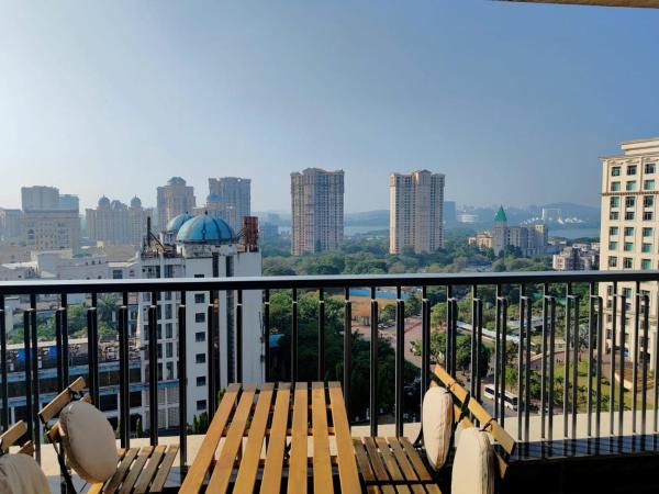 Premium Apartment in Hiranandani Powai by Maxxvalue - Chitranjan : photo 9 de la chambre suite lit king-size