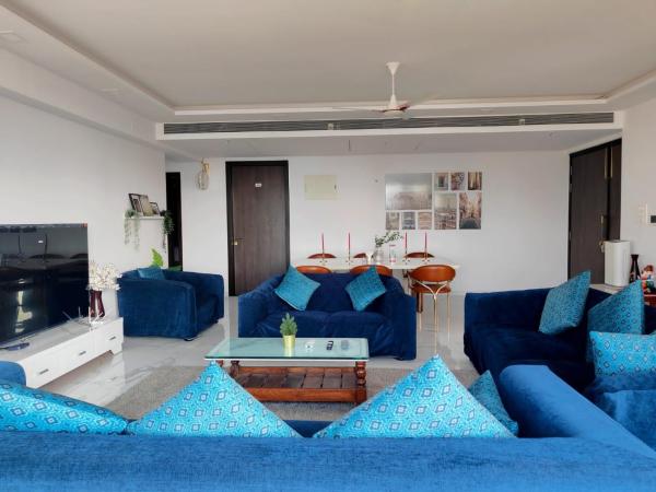 Premium Apartment in Hiranandani Powai by Maxxvalue - Chitranjan : photo 4 de la chambre suite lit king-size