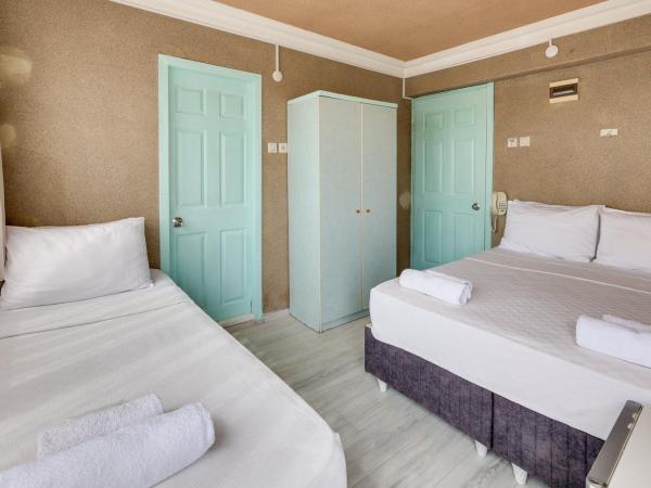 Hikmethan Otel : photo 4 de la chambre chambre triple avec balcon