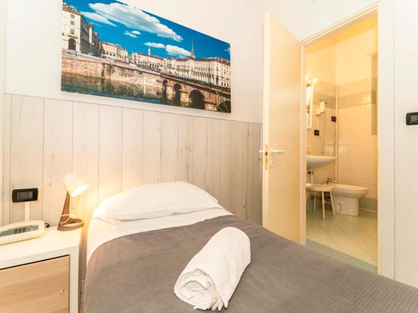 Hotel Cristallo Torino : photo 7 de la chambre petite chambre simple