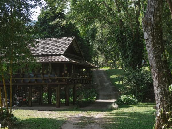 Villa Darakorn Hill Country House : photo 3 de la chambre bungalow - vue sur jardin