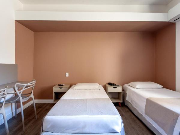 Savassi Hotel : photo 2 de la chambre chambre lits jumeaux