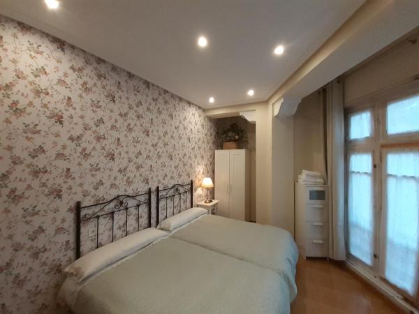 Uría 25 rooms : photo 5 de la chambre chambre lits jumeaux avec salle de bains privative