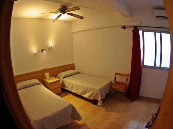 Hostal L'Alba : photo 2 de la chambre chambre lits jumeaux Économique